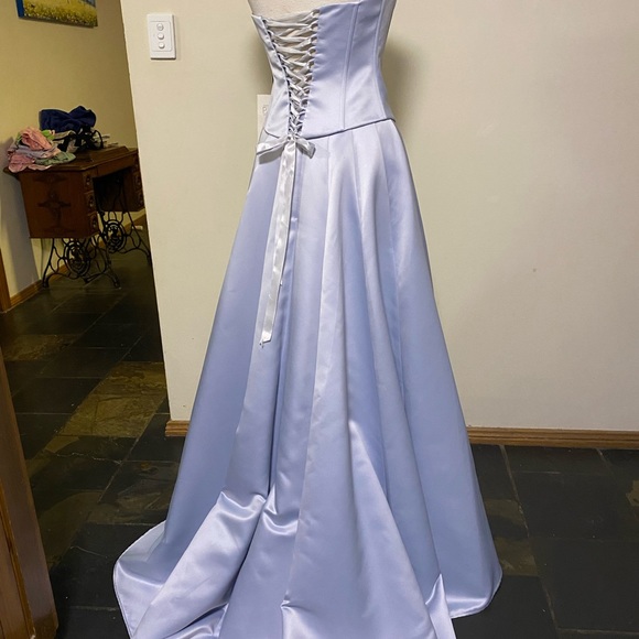 Ice Blue Bridal or Formal Corset Style Gown size 10 - Picture 7 of 13